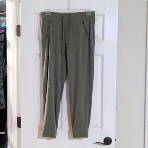 NWT WHBM The Jogger Pant, Light Green, Size Medium